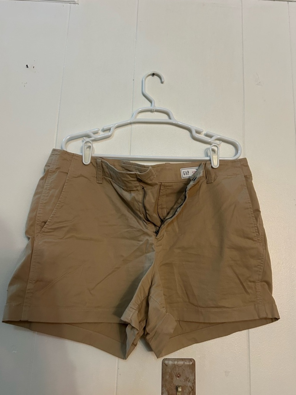 GAP Women's 4” Downtown Khaki Short